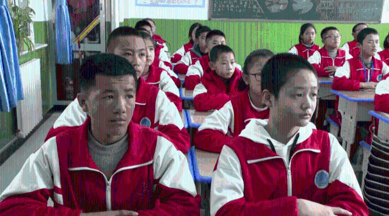 太可怕！20岁大学生玩剧本杀致重度成瘾！为何这类游戏会让成年人上瘾？